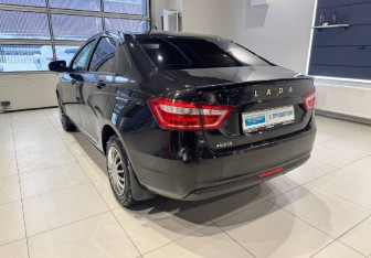 Подержанный автомобиль LADA (ВАЗ) Vesta Sedan 2018 года (7 фото)