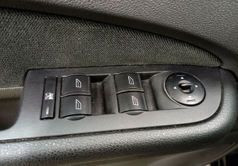 Подержанный автомобиль Ford Focus Sedan 2007 года (16 фото)