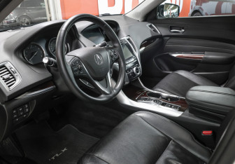 Подержанный автомобиль Acura TLX 2014 года (16 фото)
