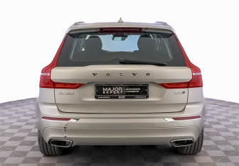 Подержанный автомобиль Volvo XC60 2021 года (6 фото)