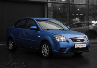 Подержанный автомобиль Kia Rio Sedan 2010 года (3 фото)