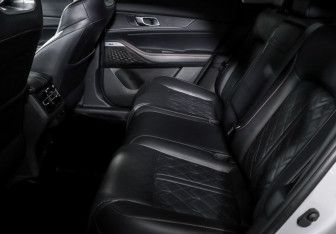 Подержанный автомобиль Changan UNI-K 2023 года (10 фото)