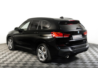 Подержанный автомобиль BMW X1 2020 года (7 фото)