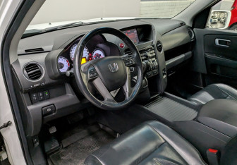 Подержанный автомобиль Honda Pilot 2012 года (8 фото)