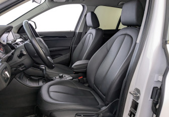 Подержанный автомобиль BMW X1 2017 года (20 фото)