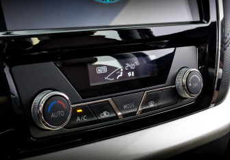 Подержанный автомобиль DongFeng DF6 2022 года (29 фото)