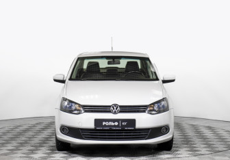 Подержанный автомобиль Volkswagen Polo Sedan 2012 года (2 фото)