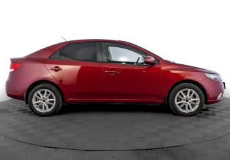 Подержанный автомобиль Kia Cerato Sedan 2010 года (4 фото)