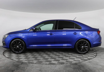 Подержанный автомобиль Skoda Rapid Liftback 2021 года (8 фото)