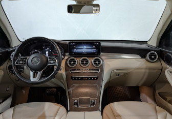 Подержанный автомобиль Mercedes-Benz GLC Coupe 2019 года (14 фото)