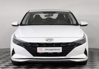 Подержанный автомобиль Hyundai Elantra Sedan 2021 года (2 фото)