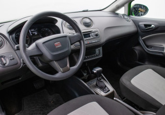 Подержанный автомобиль SEAT Ibiza Hatchback 2013 года (9 фото)