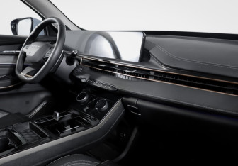 Подержанный автомобиль Exeed LX 2022 года (9 фото)