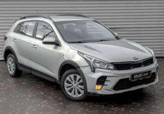 Подержанный автомобиль Kia Rio Hatchback 2021 года (3 фото)