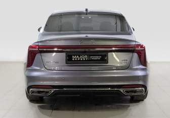 Подержанный автомобиль Hongqi H5 2024 года (6 фото)