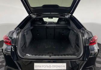 Подержанный автомобиль BMW X6 M 2020 года (9 фото)