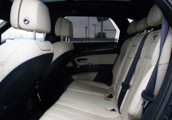 Подержанный автомобиль Bentley Bentayga 2016 года (11 фото)