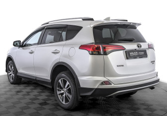 Подержанный автомобиль Toyota RAV4 2019 года (7 фото)