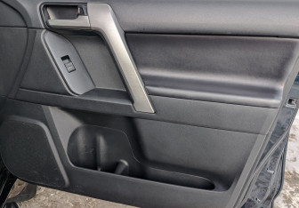 Подержанный автомобиль Toyota Land Cruiser Prado 2021 года (22 фото)