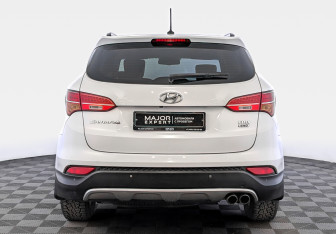 Подержанный автомобиль Hyundai Santa Fe 2012 года (6 фото)