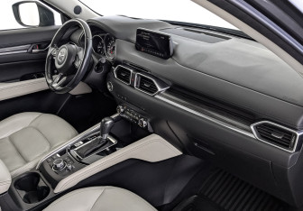 Подержанный автомобиль Mazda CX-5 2018 года (13 фото)