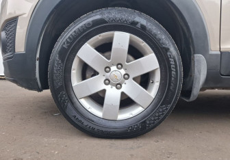 Подержанный автомобиль Chevrolet Captiva 2013 года (9 фото)