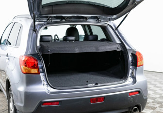 Подержанный автомобиль Mitsubishi ASX 2012 года (12 фото)