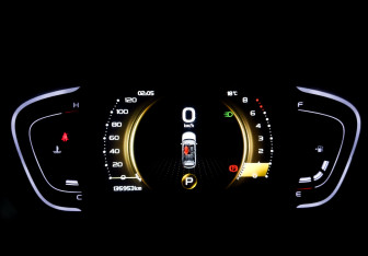 Подержанный автомобиль Geely Coolray 2022 года (12 фото)