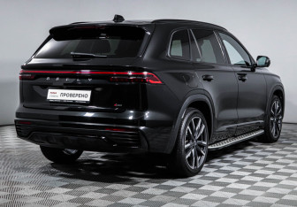 Подержанный автомобиль Geely Monjaro 2023 года (5 фото)