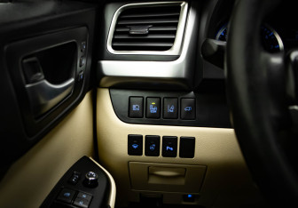 Подержанный автомобиль Toyota Highlander 2014 года (13 фото)