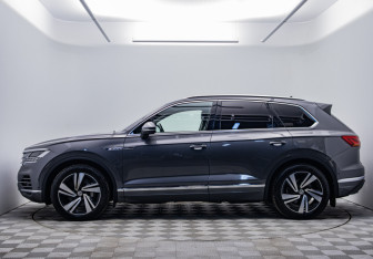 Подержанный автомобиль Volkswagen Touareg 2018 года (8 фото)