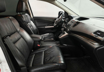 Подержанный автомобиль Honda CR-V 2014 года (9 фото)
