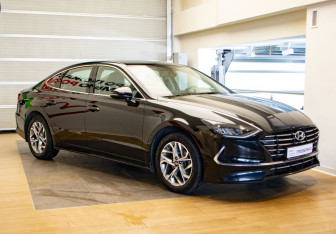Подержанный автомобиль Hyundai Sonata 2020 года (3 фото)