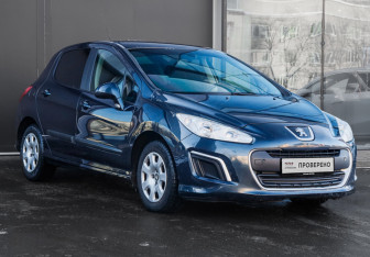 Подержанный автомобиль Peugeot 308 Hatchback 2012 года (3 фото)