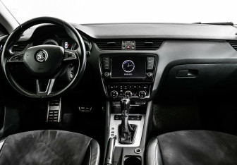 Подержанный автомобиль Skoda Octavia Liftback 2014 года (8 фото)