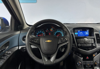 Подержанный автомобиль Chevrolet Cruze Sedan 2011 года (18 фото)