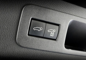 Подержанный автомобиль Toyota Land Cruiser Suv 2022 года (26 фото)