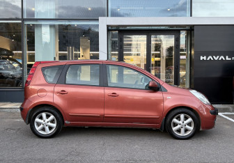 Подержанный автомобиль Nissan Note 2007 года (4 фото)