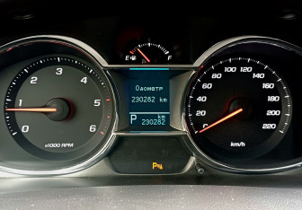 Подержанный автомобиль Chevrolet Captiva 2014 года (27 фото)