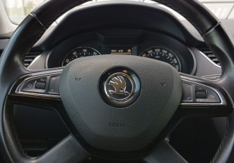 Подержанный автомобиль Skoda Octavia Wagon 2013 года (19 фото)