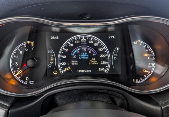 Подержанный автомобиль Jeep Grand Cherokee 2018 года (16 фото)