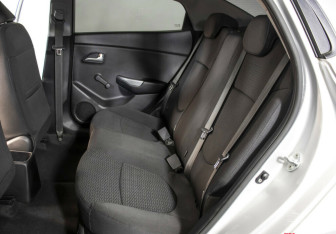 Подержанный автомобиль Kia Rio Sedan 2012 года (13 фото)