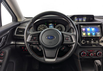 Подержанный автомобиль Subaru XV 2017 года (25 фото)