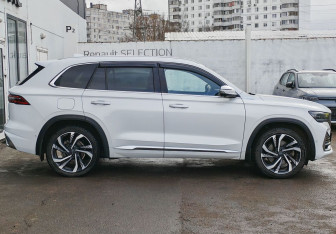 Подержанный автомобиль Geely Monjaro 2023 года (4 фото)