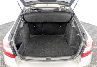 Подержанный автомобиль Skoda Octavia Liftback 2019 года (10 фото)