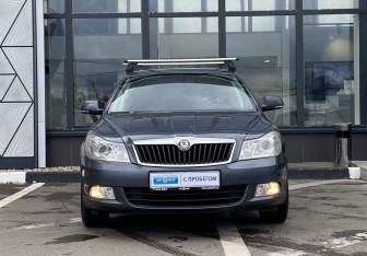 Подержанный автомобиль Skoda Octavia Liftback 2010 года (2 фото)