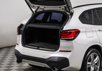 Подержанный автомобиль BMW X1 2020 года (22 фото)