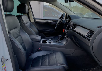 Подержанный автомобиль Volkswagen Touareg 2017 года (29 фото)