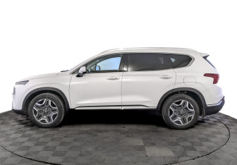 Подержанный автомобиль Hyundai Santa Fe 2021 года (8 фото)