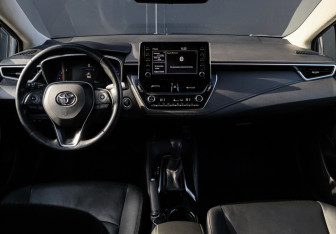 Подержанный автомобиль Toyota Corolla Sedan 2019 года (10 фото)